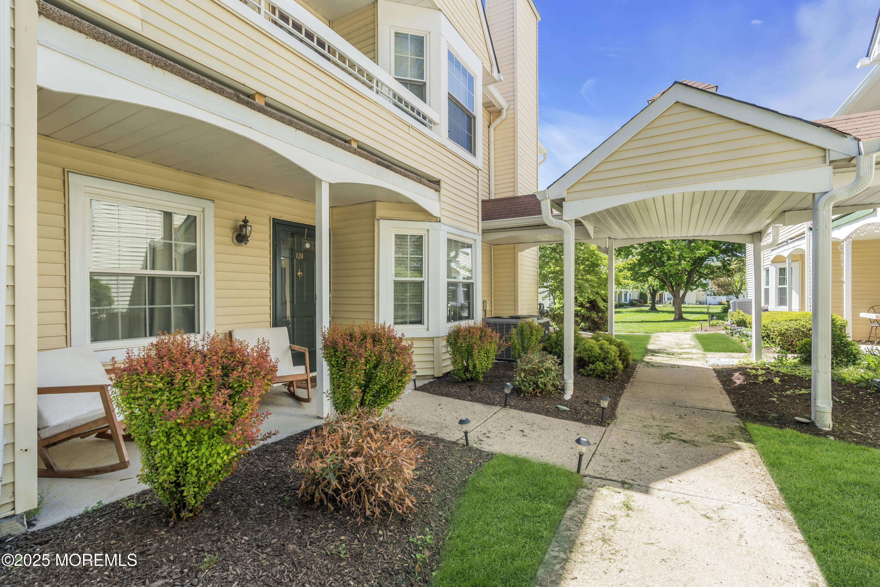 124 Mill Run #85, Hightstown, New Jersey image 2