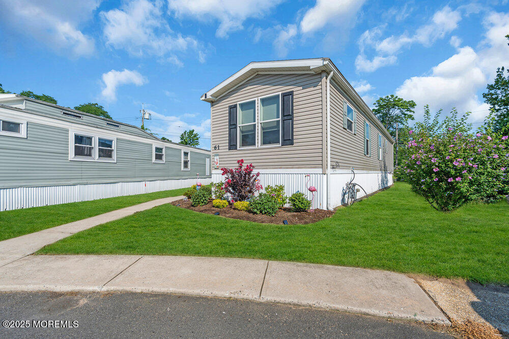 61 Locust Grove