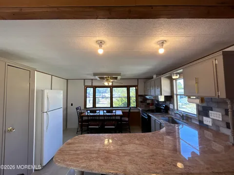 MLS: 22610106