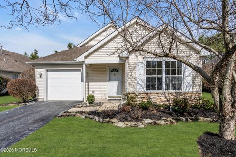 11 Schoolhouse Lane Lakewood NJ 08701