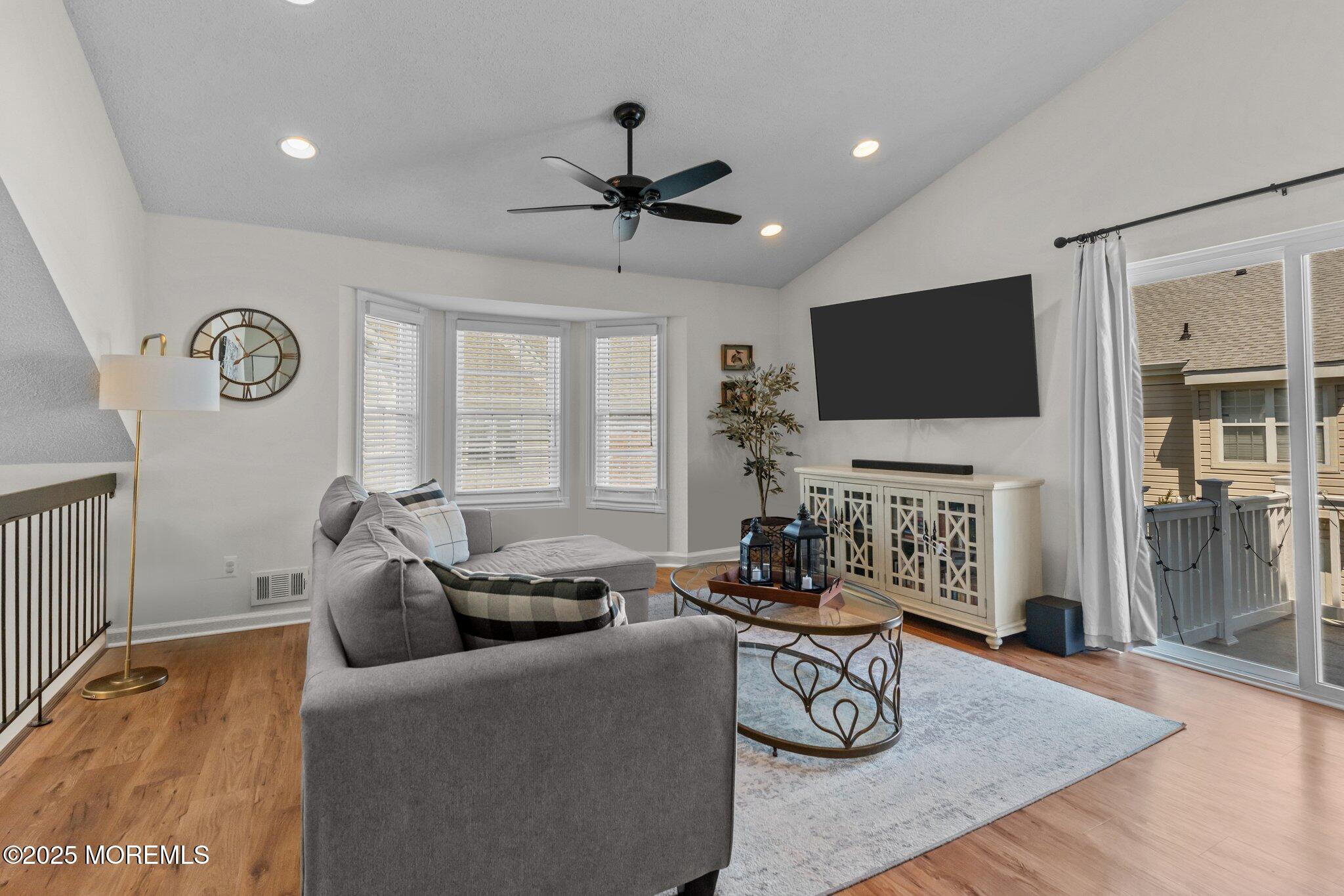32 Tulip Lane, Freehold, New Jersey image 9