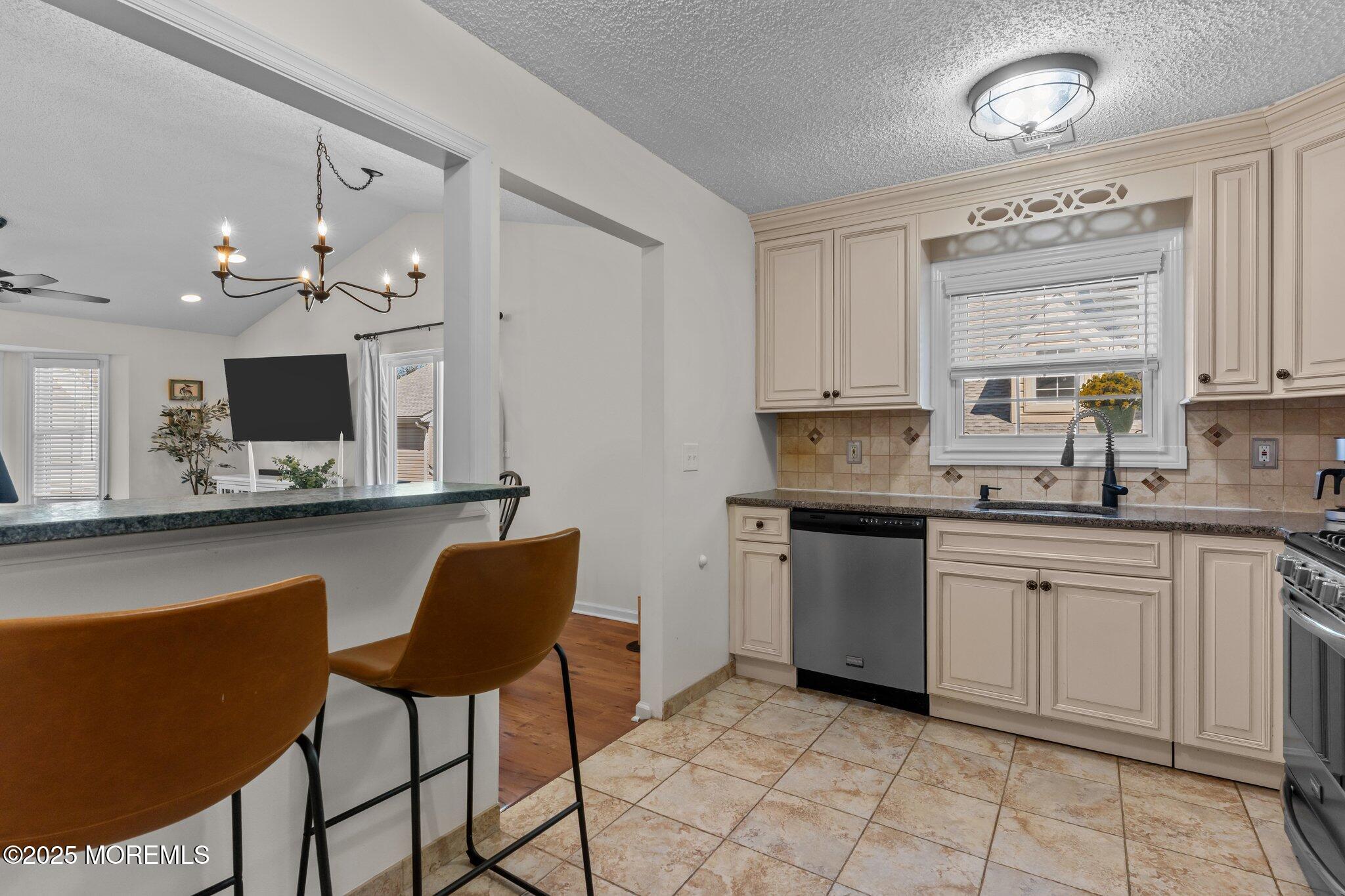 32 Tulip Lane, Freehold, New Jersey image 17