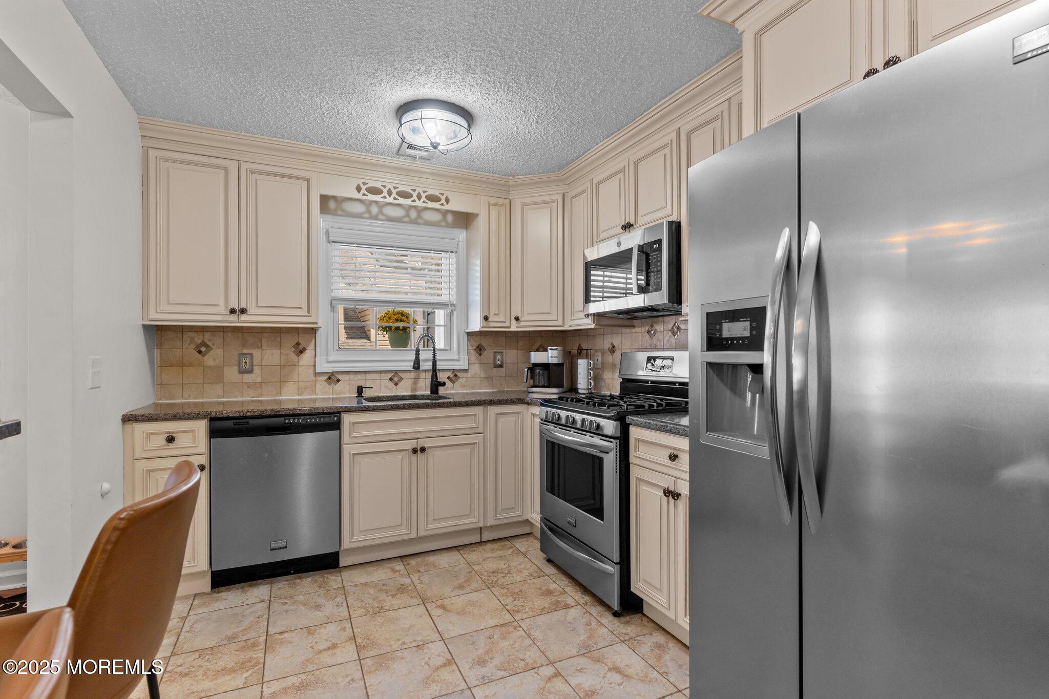 32 Tulip Lane, Freehold, New Jersey image 16