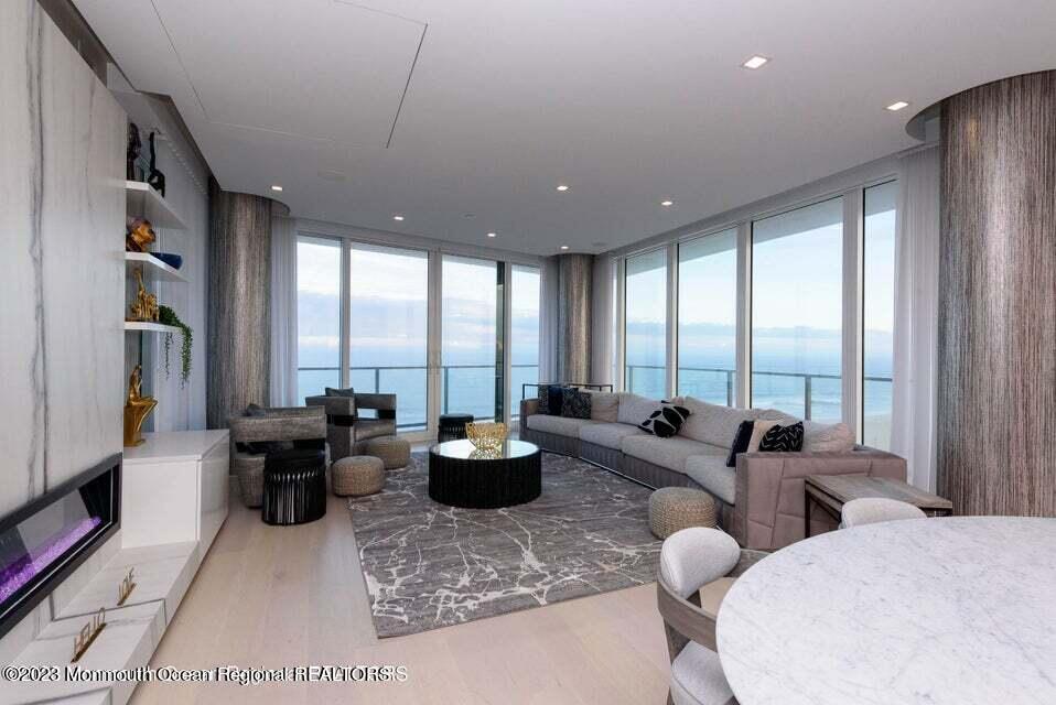 1101 Ocean Avenue N 902