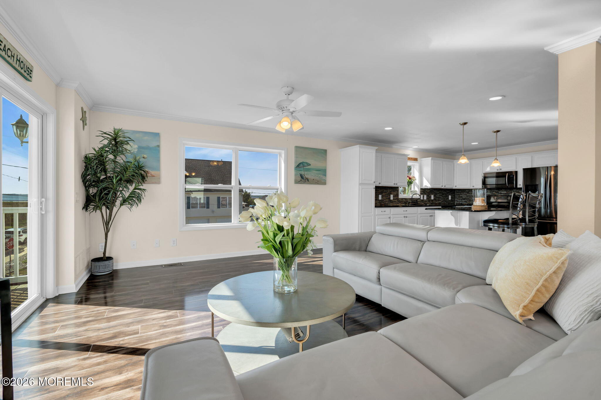 607 Bay Avenue