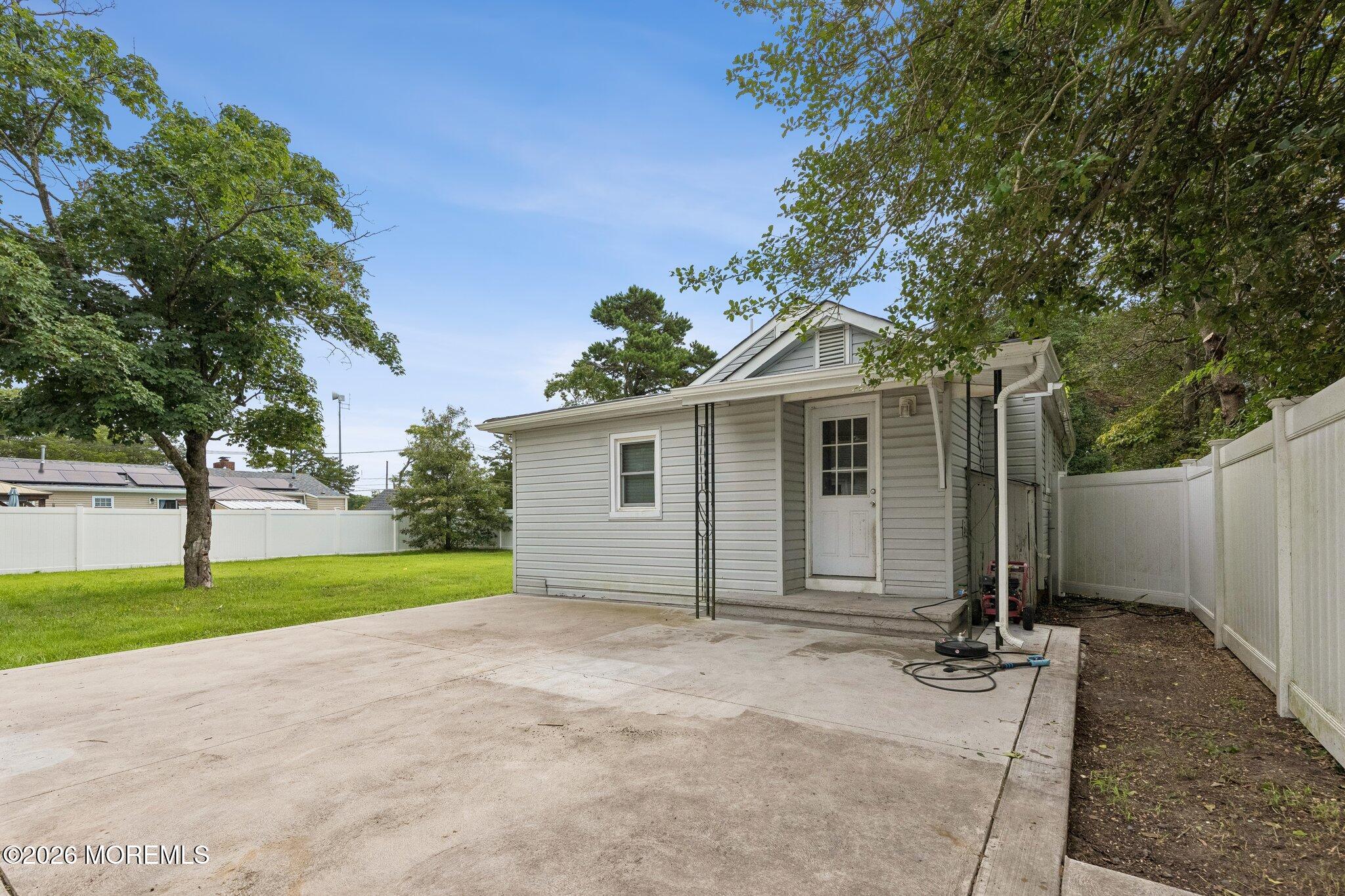 1404 Earie Way