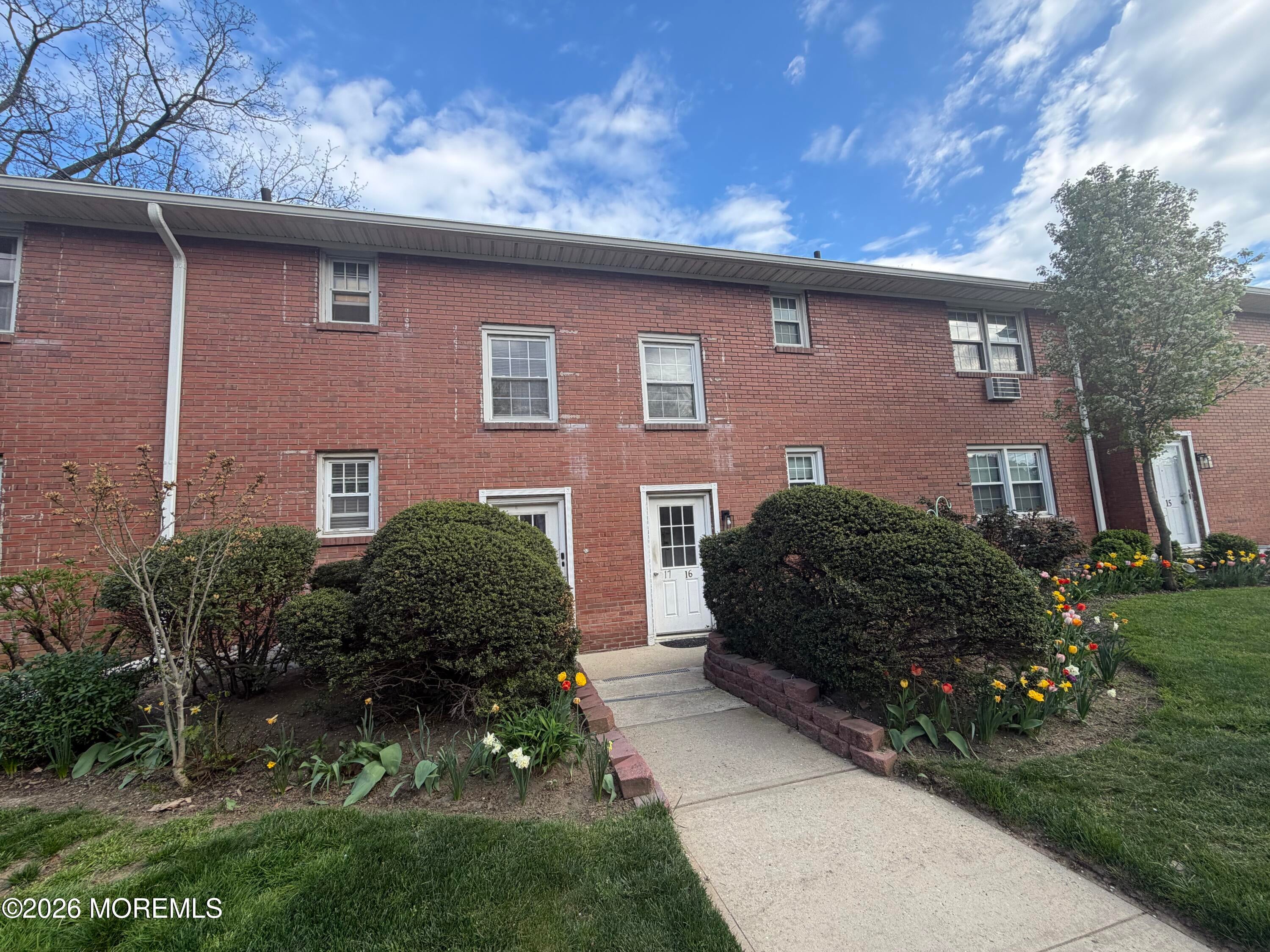 364 Westwood Avenue 16