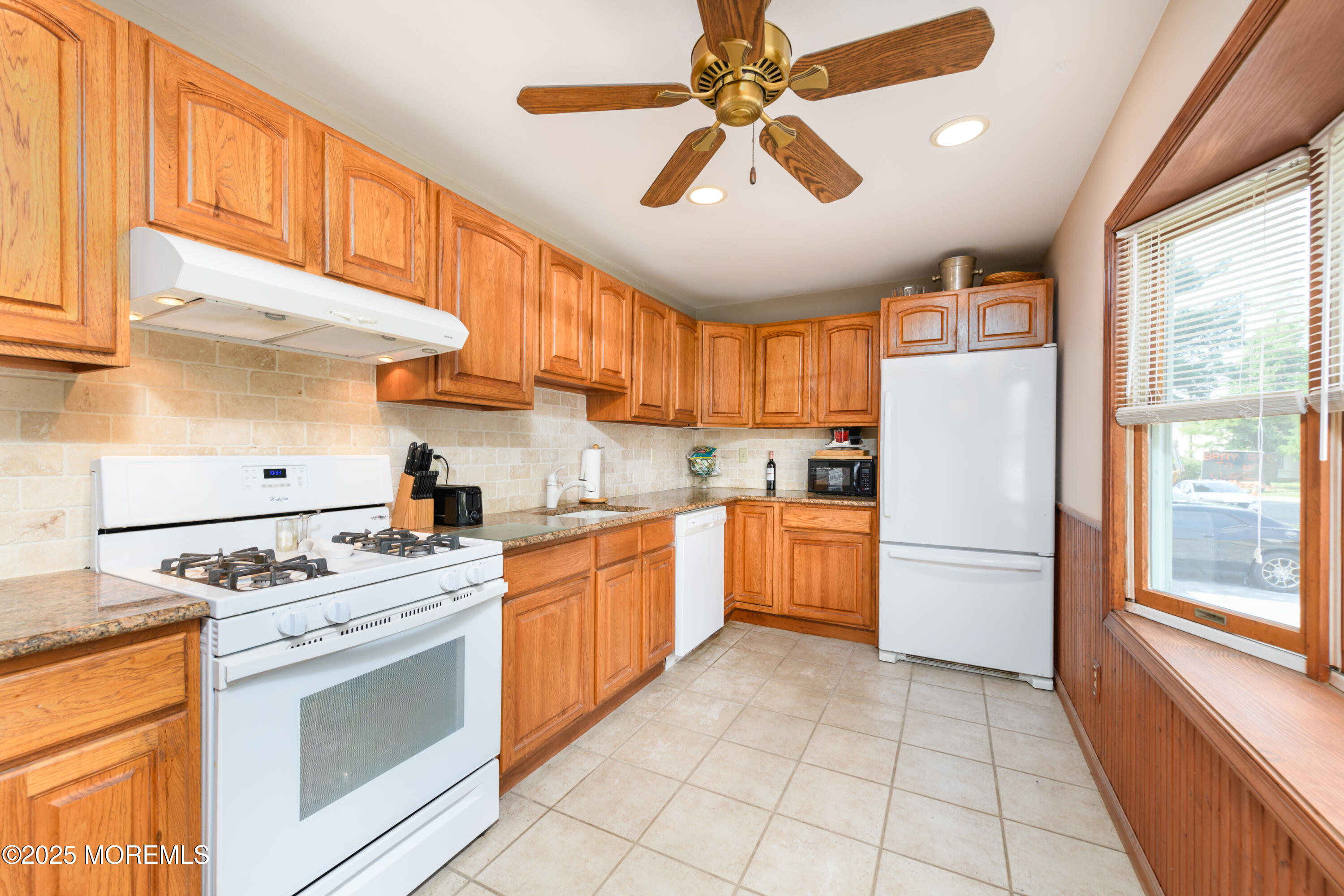 174 Bray Avenue, Middletown, New Jersey image 10