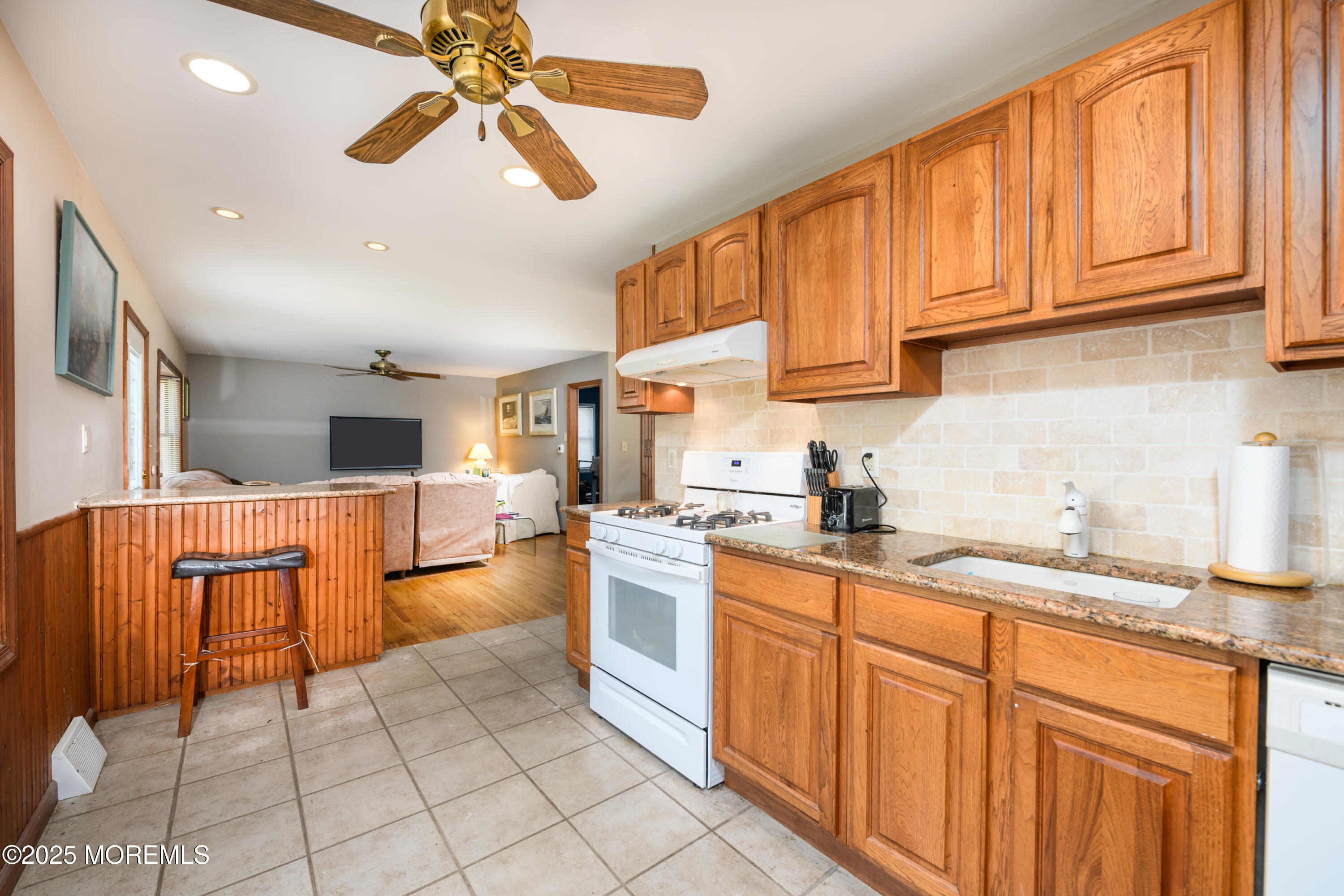 174 Bray Avenue, Middletown, New Jersey image 11