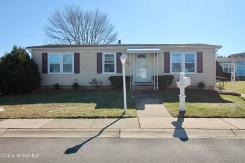 Mobile Home For Sale - 606 Jerome Place<br/> Freehold, NJ 07728