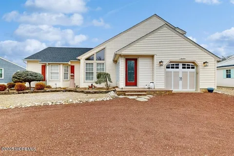 MLS: 22504077
