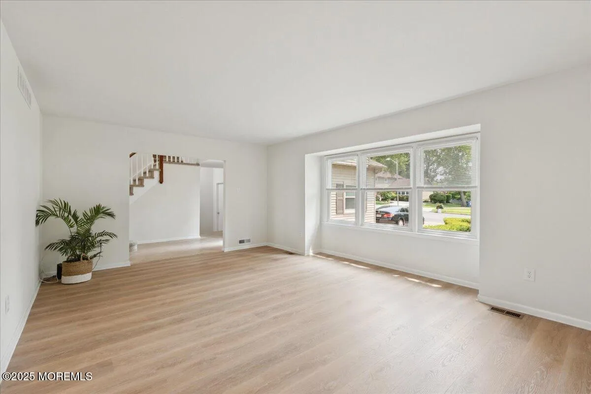 Cherry Hill, New Jersey 08003, United States, 4 Bedrooms Bedrooms, ,3 BathroomsBathrooms,Residential,Pending,152774