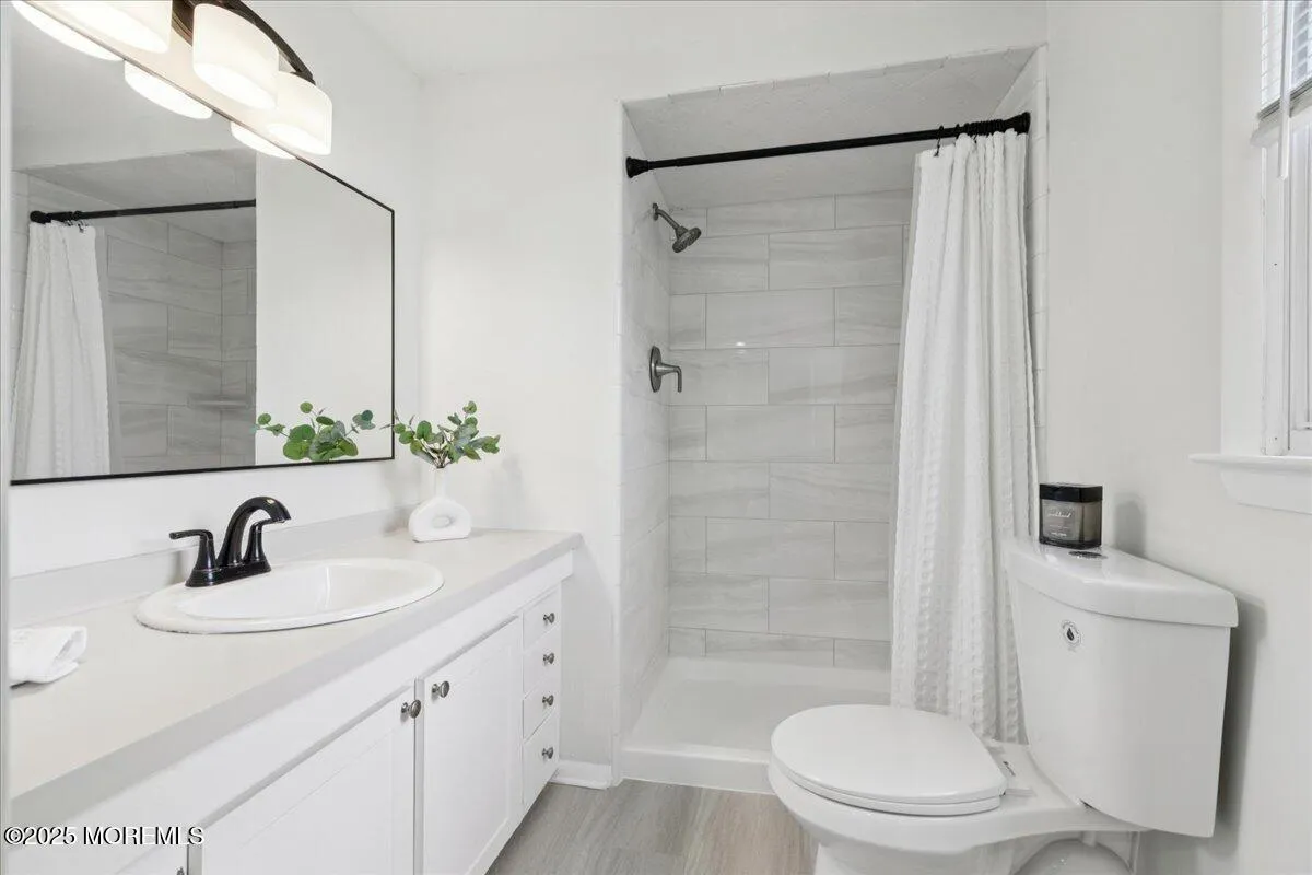 Cherry Hill, New Jersey 08003, United States, 4 Bedrooms Bedrooms, ,3 BathroomsBathrooms,Residential,Pending,152774