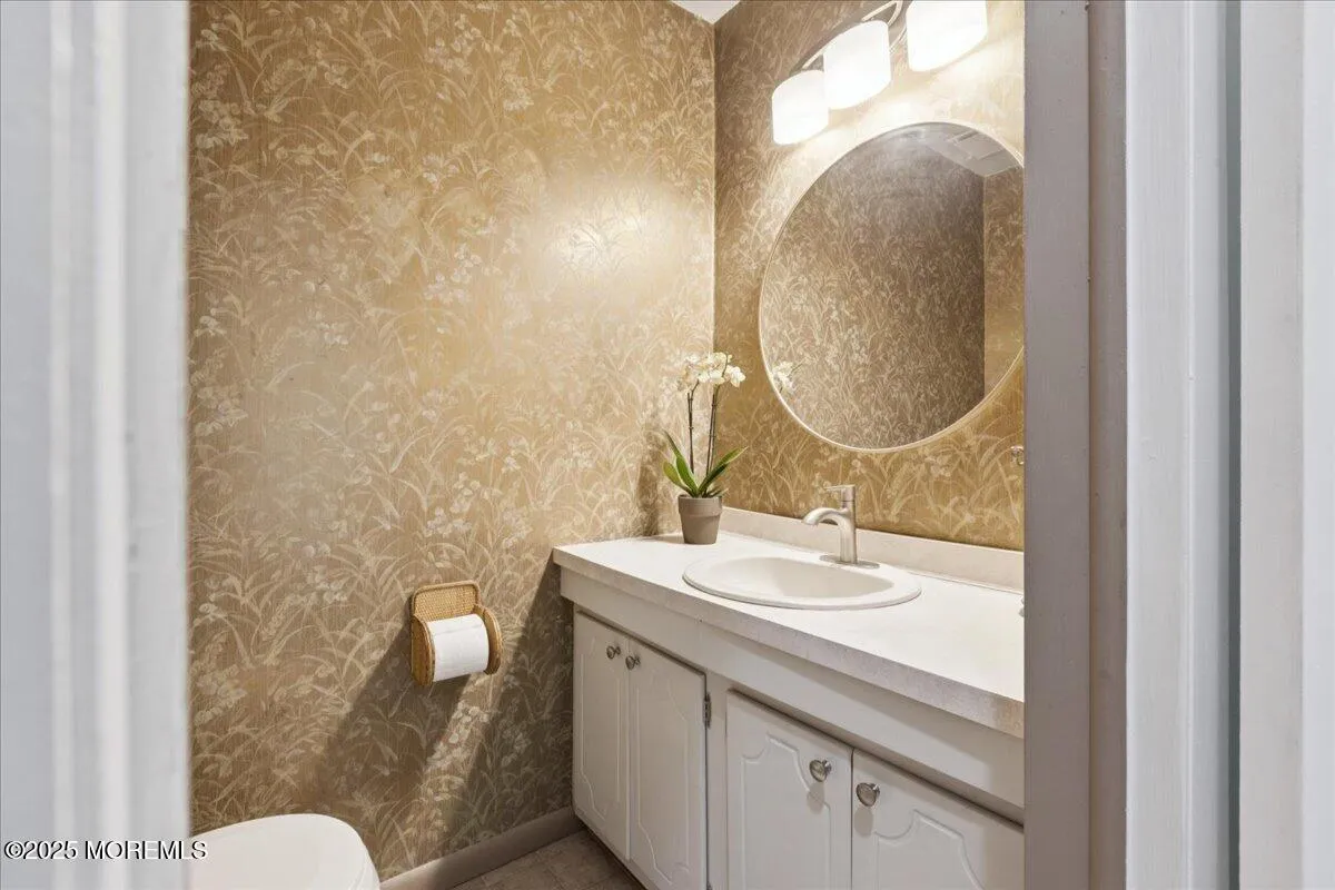 Cherry Hill, New Jersey 08003, United States, 4 Bedrooms Bedrooms, ,3 BathroomsBathrooms,Residential,Pending,152774