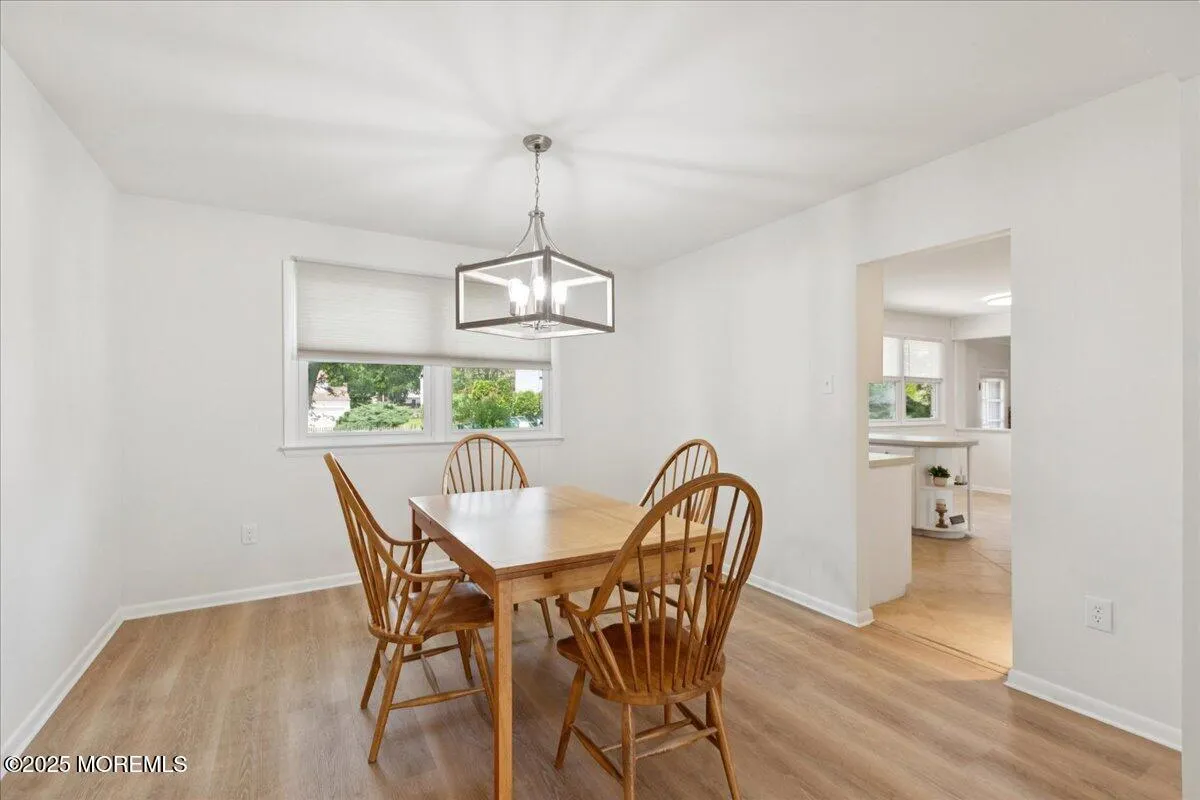 Cherry Hill, New Jersey 08003, United States, 4 Bedrooms Bedrooms, ,3 BathroomsBathrooms,Residential,Pending,152774