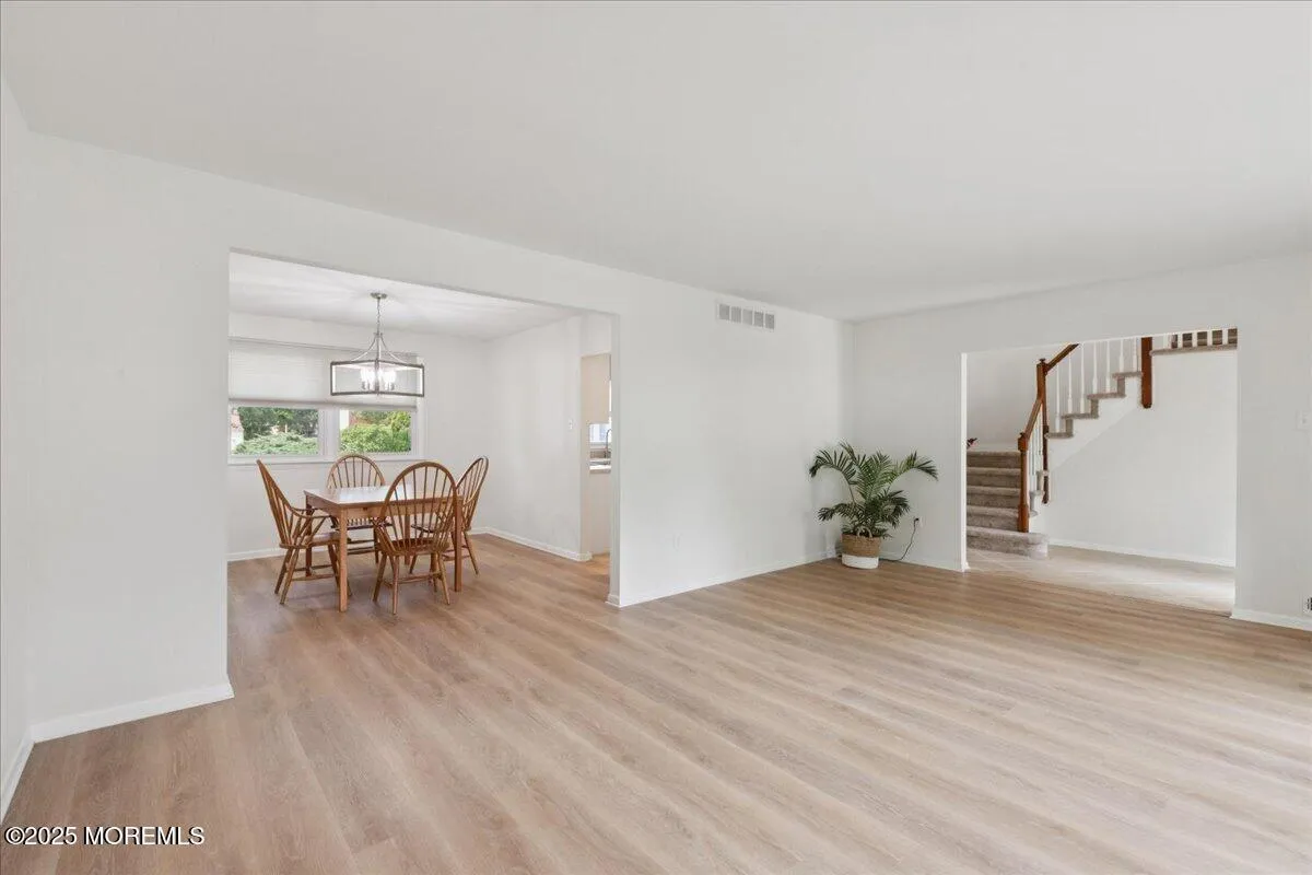 Cherry Hill, New Jersey 08003, United States, 4 Bedrooms Bedrooms, ,3 BathroomsBathrooms,Residential,Pending,152774