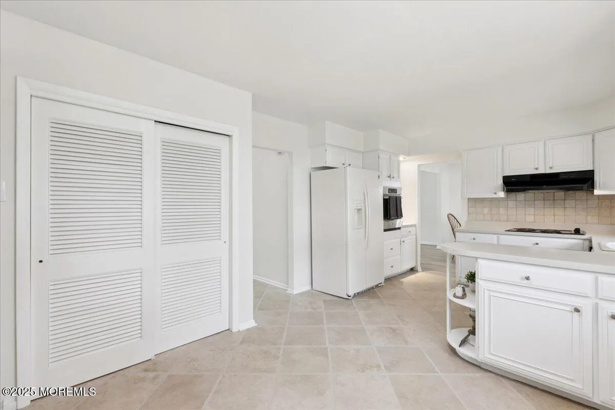 Cherry Hill, New Jersey 08003, United States, 4 Bedrooms Bedrooms, ,3 BathroomsBathrooms,Residential,Pending,152774