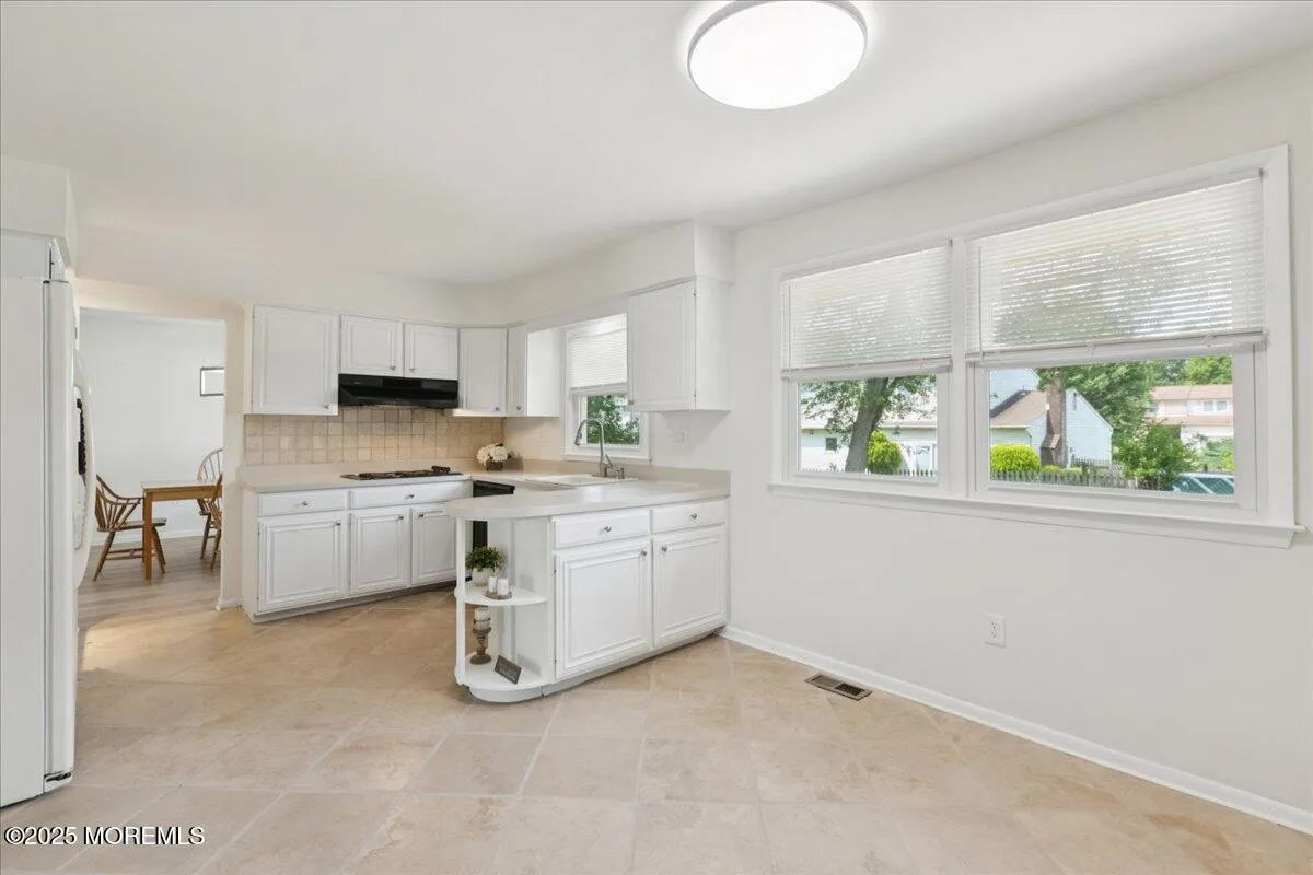 Cherry Hill, New Jersey 08003, United States, 4 Bedrooms Bedrooms, ,3 BathroomsBathrooms,Residential,Pending,152774