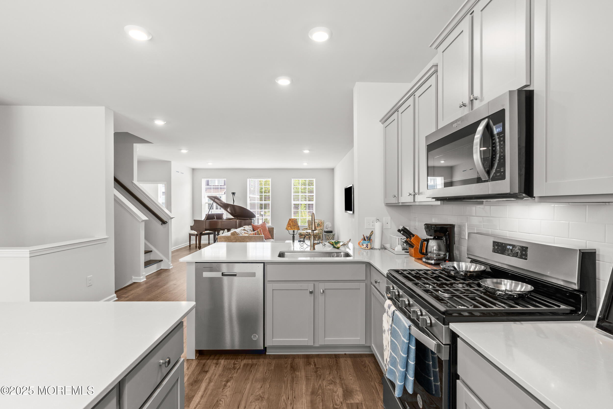 6 Wembley Way, Tinton Falls, New Jersey image 12