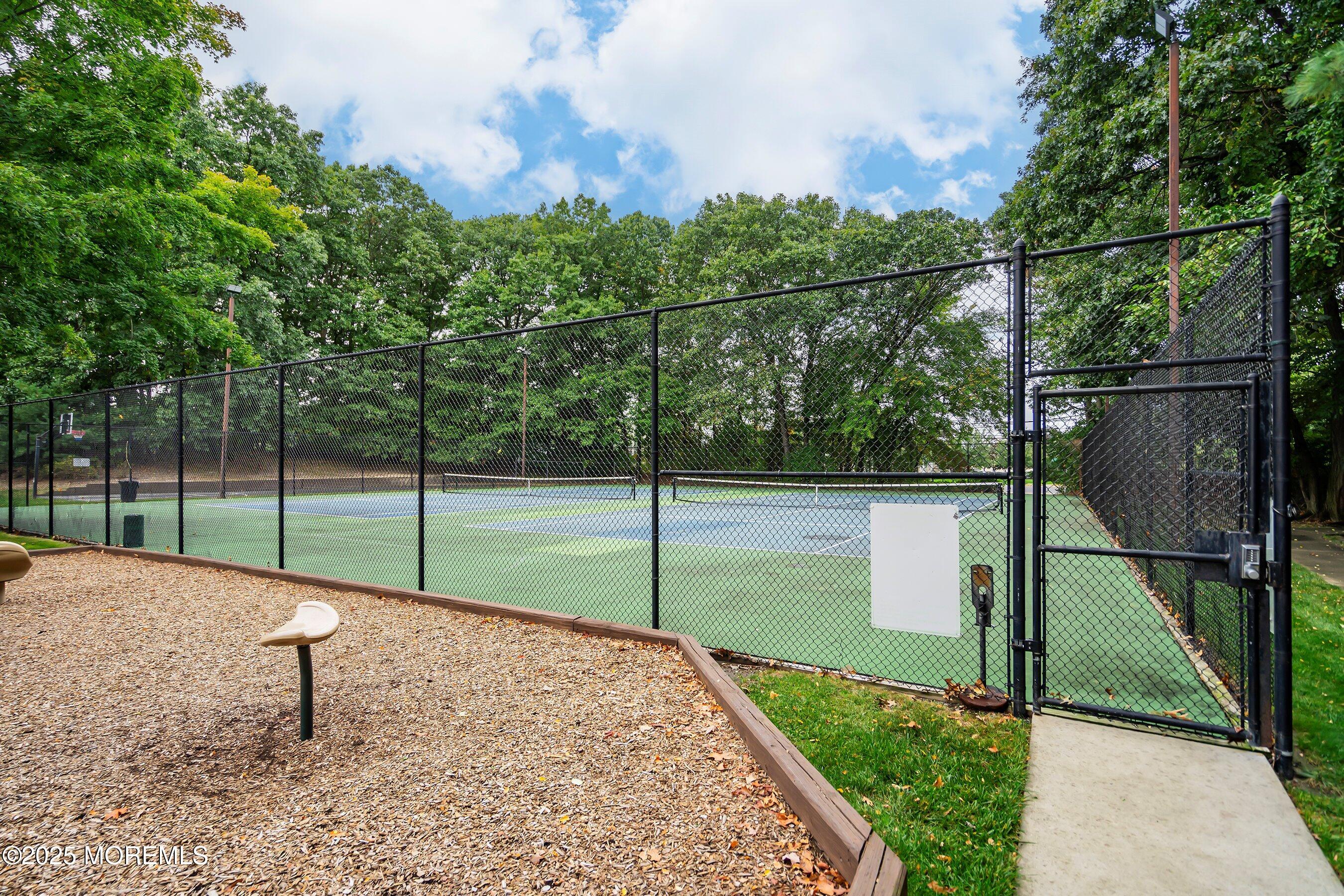 107 Dundee Court, Aberdeen, New Jersey image 37
