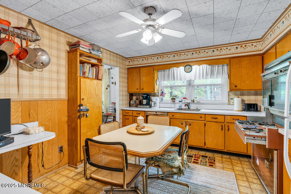 270 Grant Avenue, Eatontown, New Jersey image 14