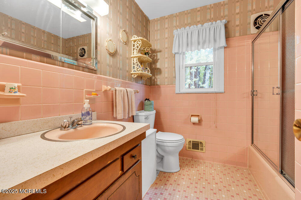 270 Grant Avenue, Eatontown, New Jersey image 23