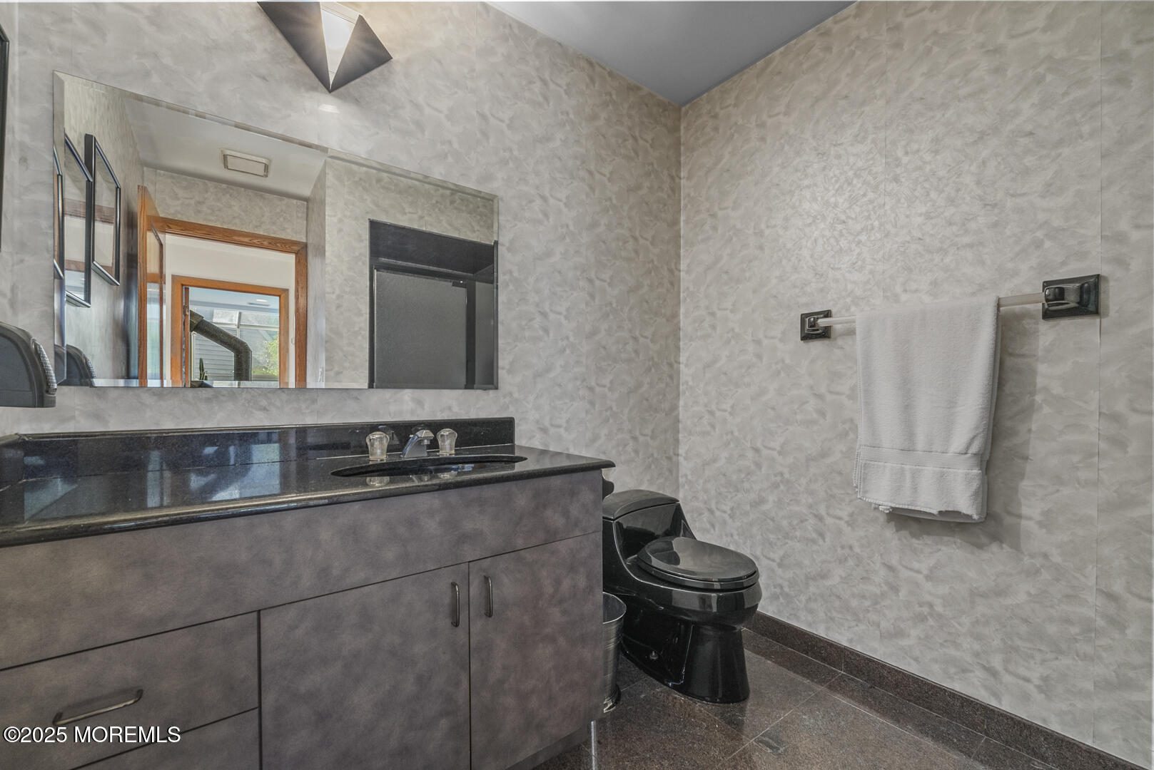 18 Schoolhouse Road, Cream Ridge, New Jersey image 17