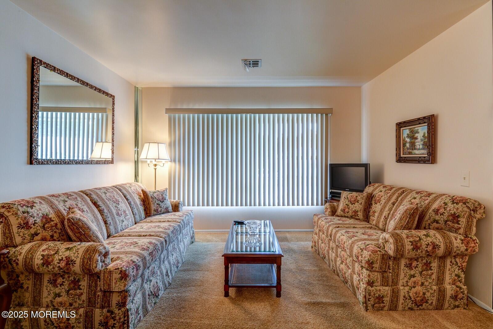 8 Stockport Drive, Toms River, New Jersey image 5