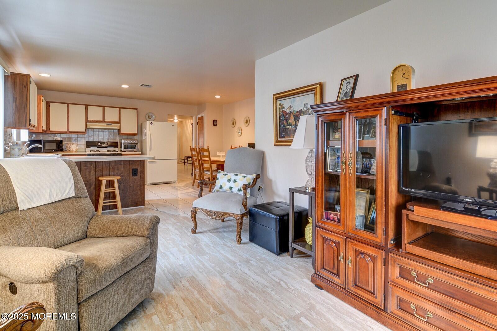 8 Stockport Drive, Toms River, New Jersey image 12