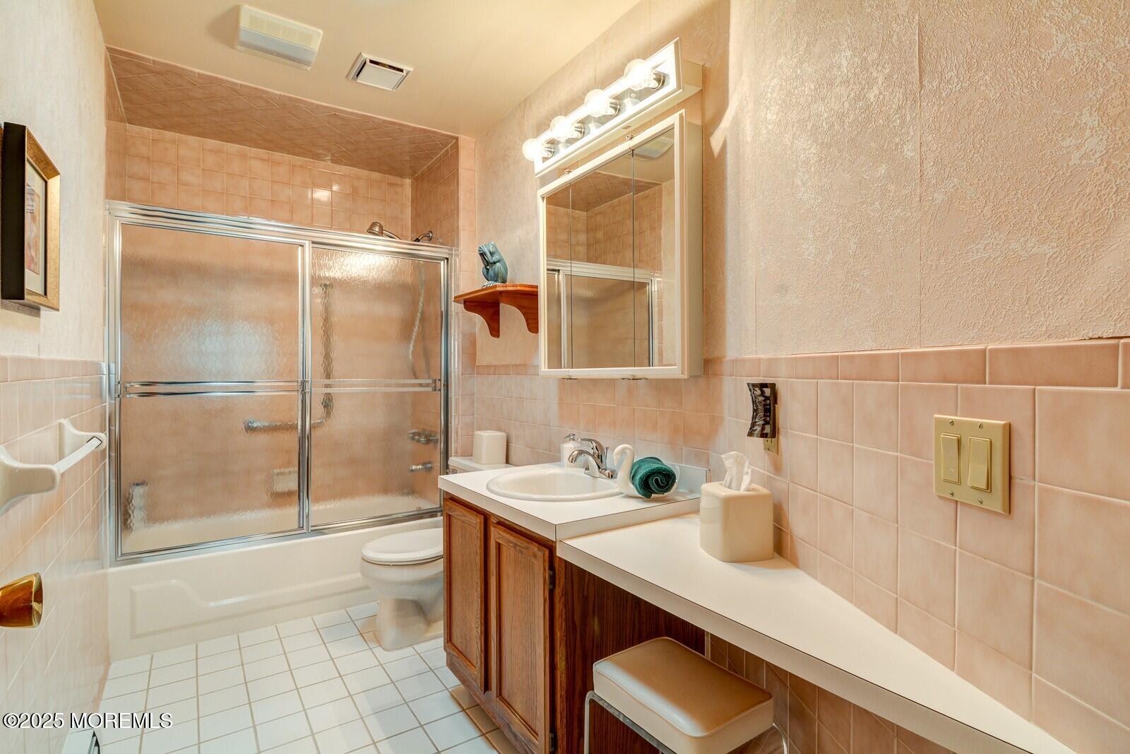 8 Stockport Drive, Toms River, New Jersey image 17