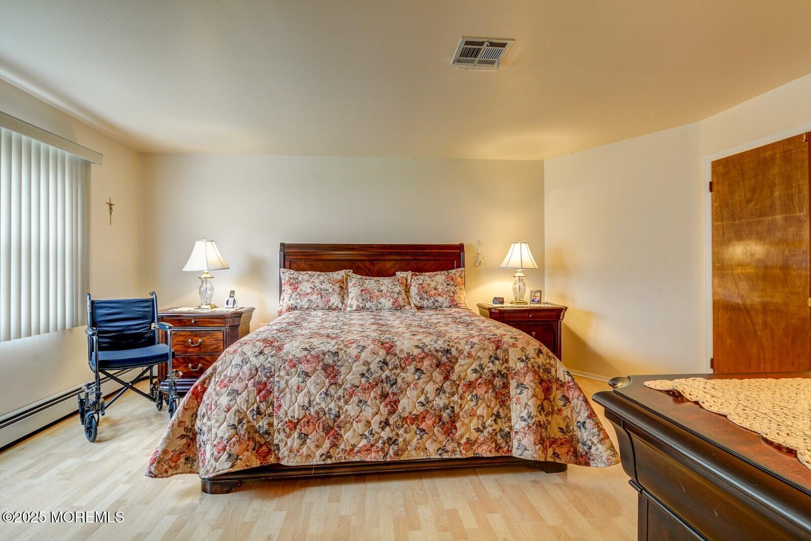 8 Stockport Drive, Toms River, New Jersey image 13