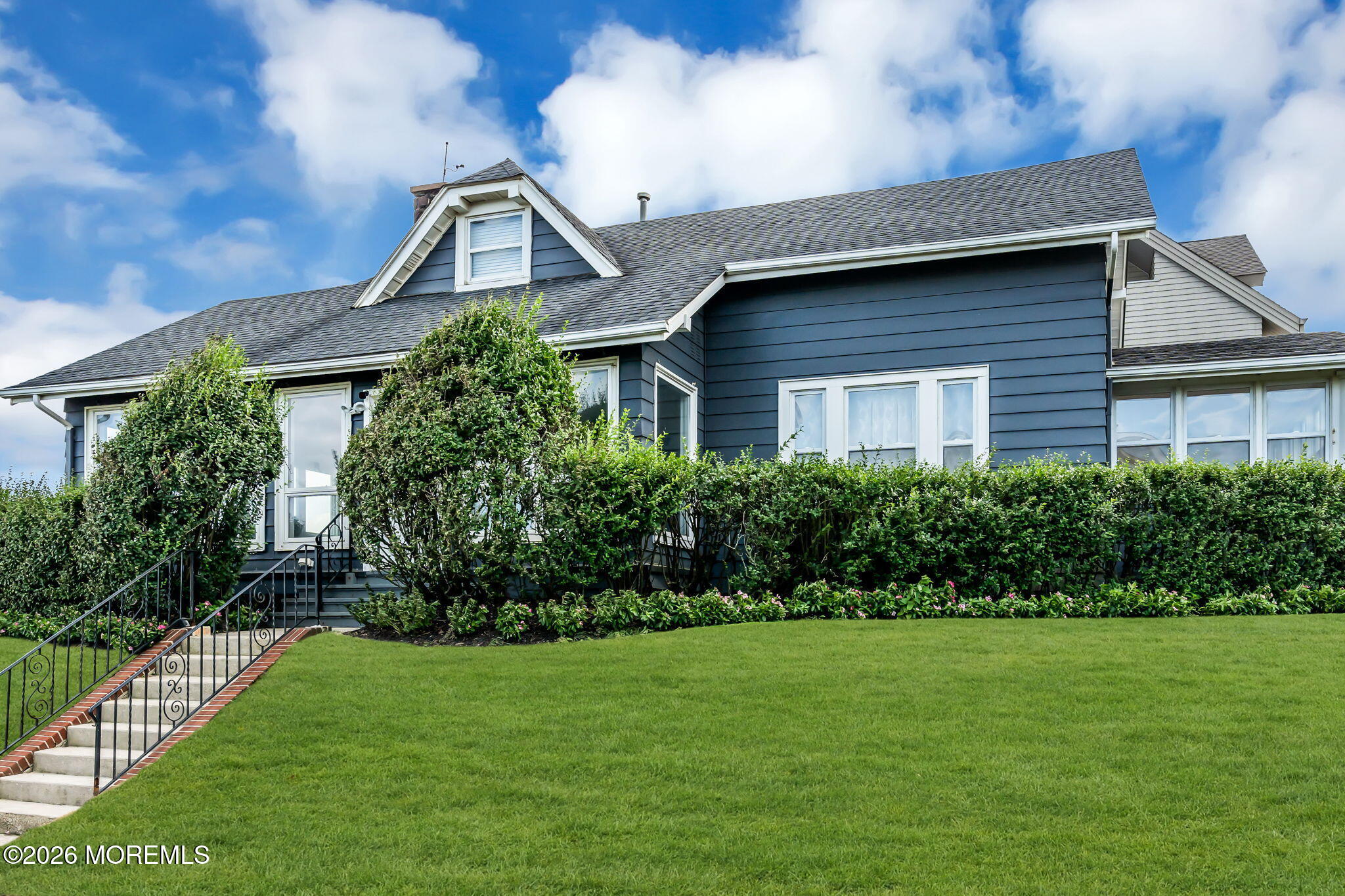 2011 Ocean Avenue N
