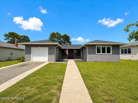 Photo of 8 Buena Visa Drive, Toms River, NJ 08757 (MLS # 22627274)