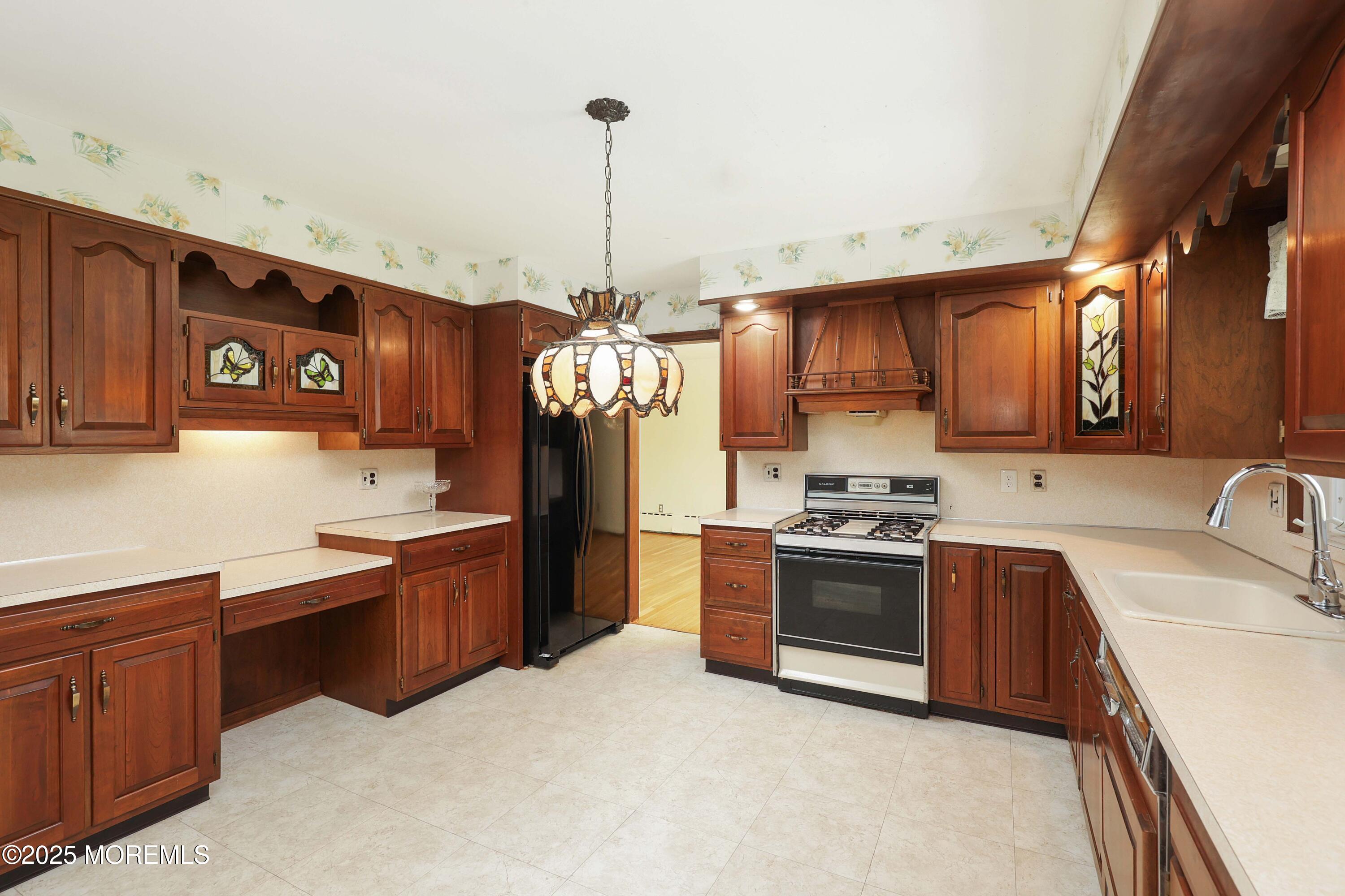 70 High Point Drive, Springfield, New Jersey image 14