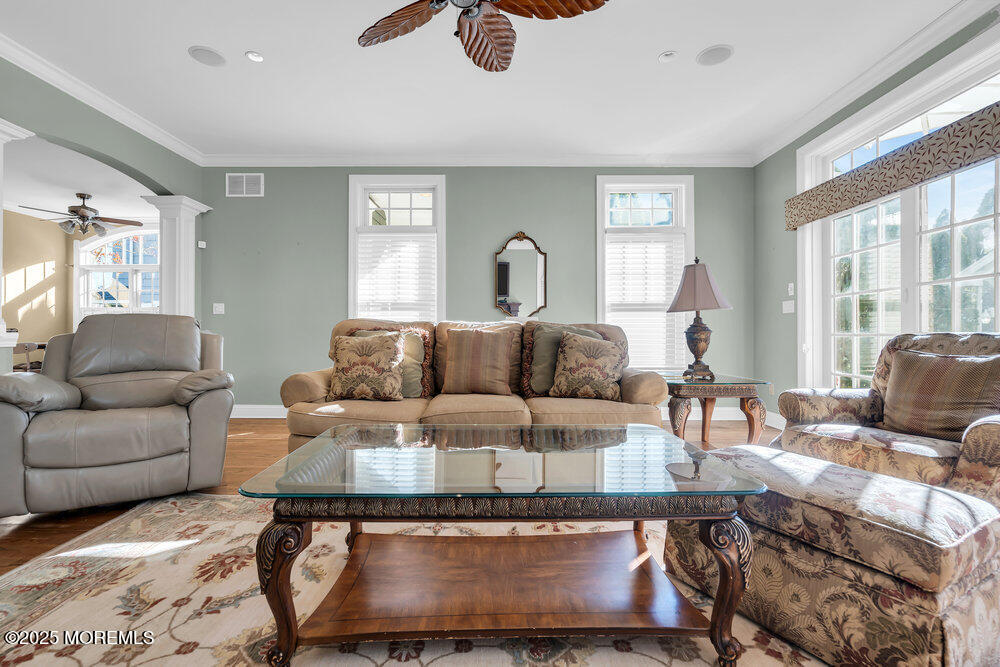 412 Chicago Boulevard