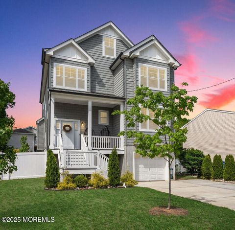 229 Bray Avenue Middletown NJ 07748