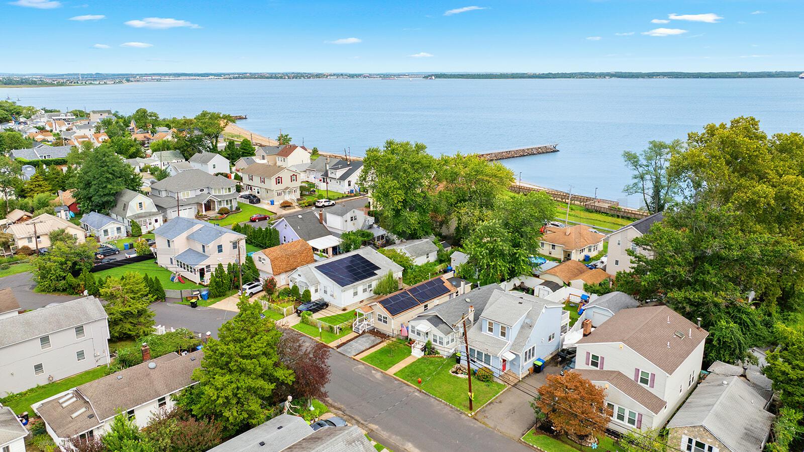 285 Shoreland Circle
