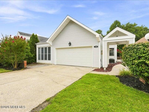 Homes For Sale - 108 Longwood Drive<br/> Manahawkin, NJ 08050
