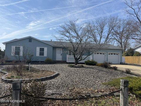 Homes For Sale - 319 Savannah Road<br/> Toms River, NJ 08757