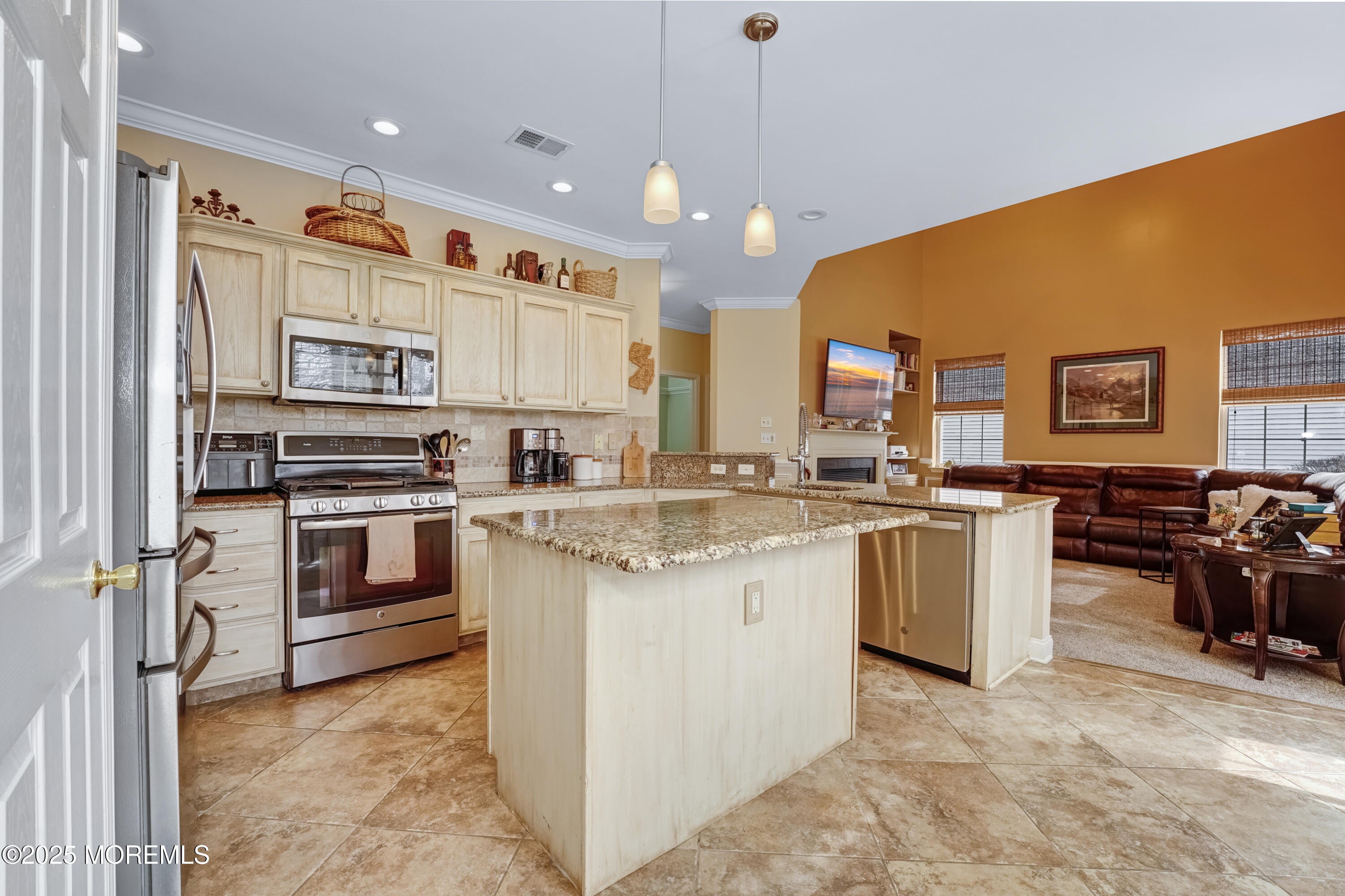 19 Winged Foot Drive, Manalapan, New Jersey image 10