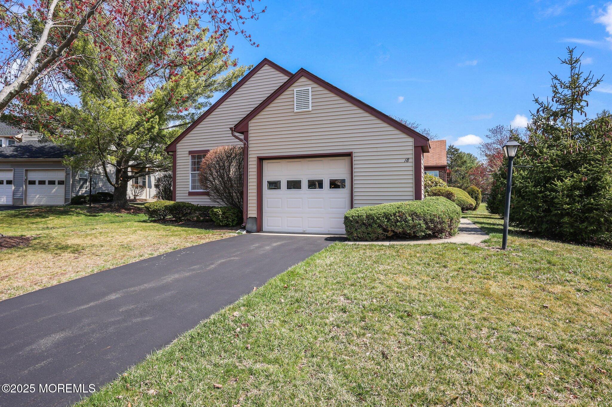 18 Yorkshire Drive, Monroe Township, New Jersey image 2
