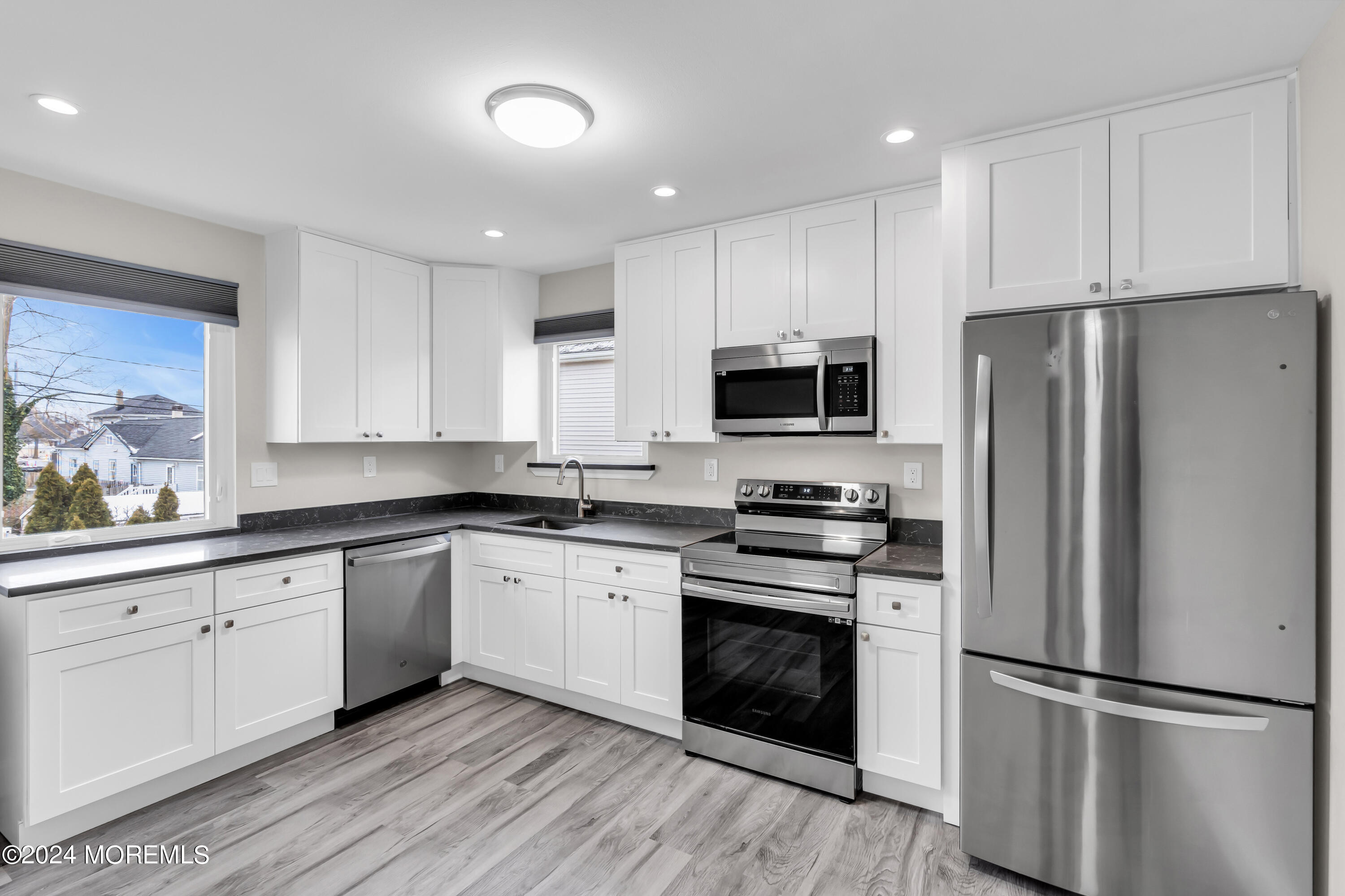 611 Lareine Avenue Apt 2
