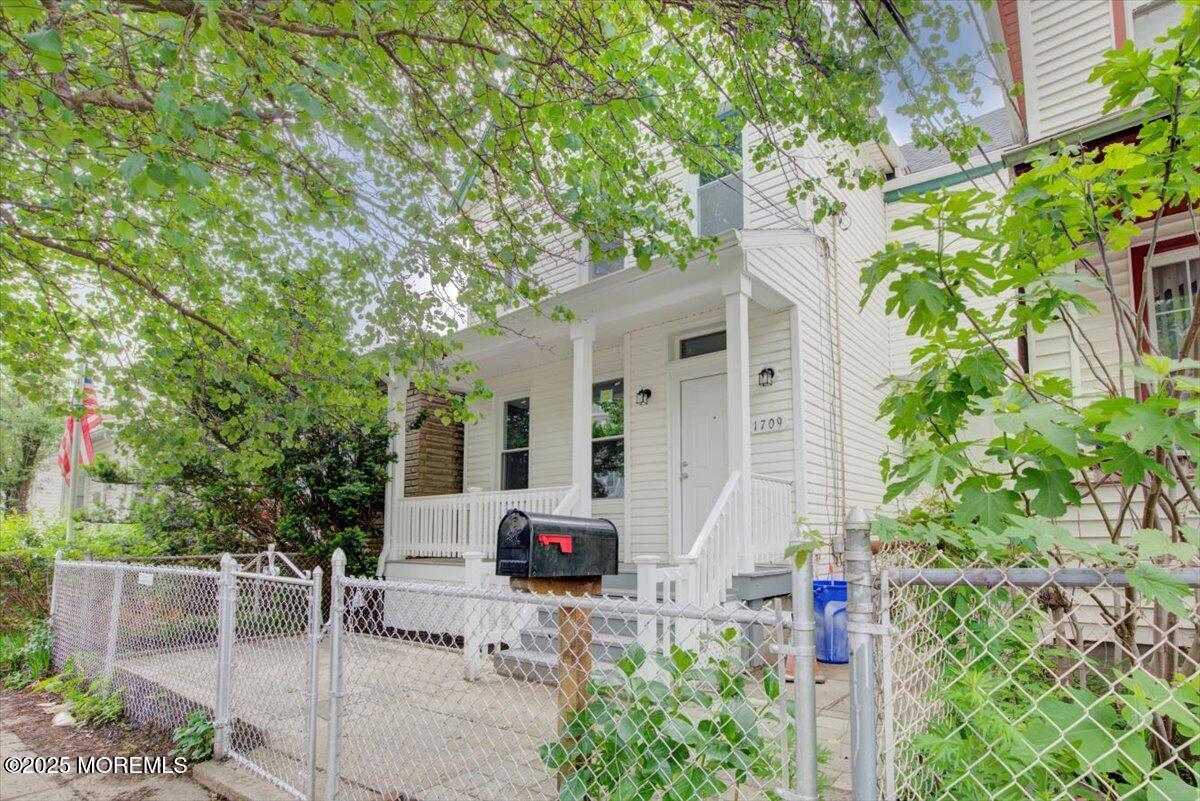 Listing image 1