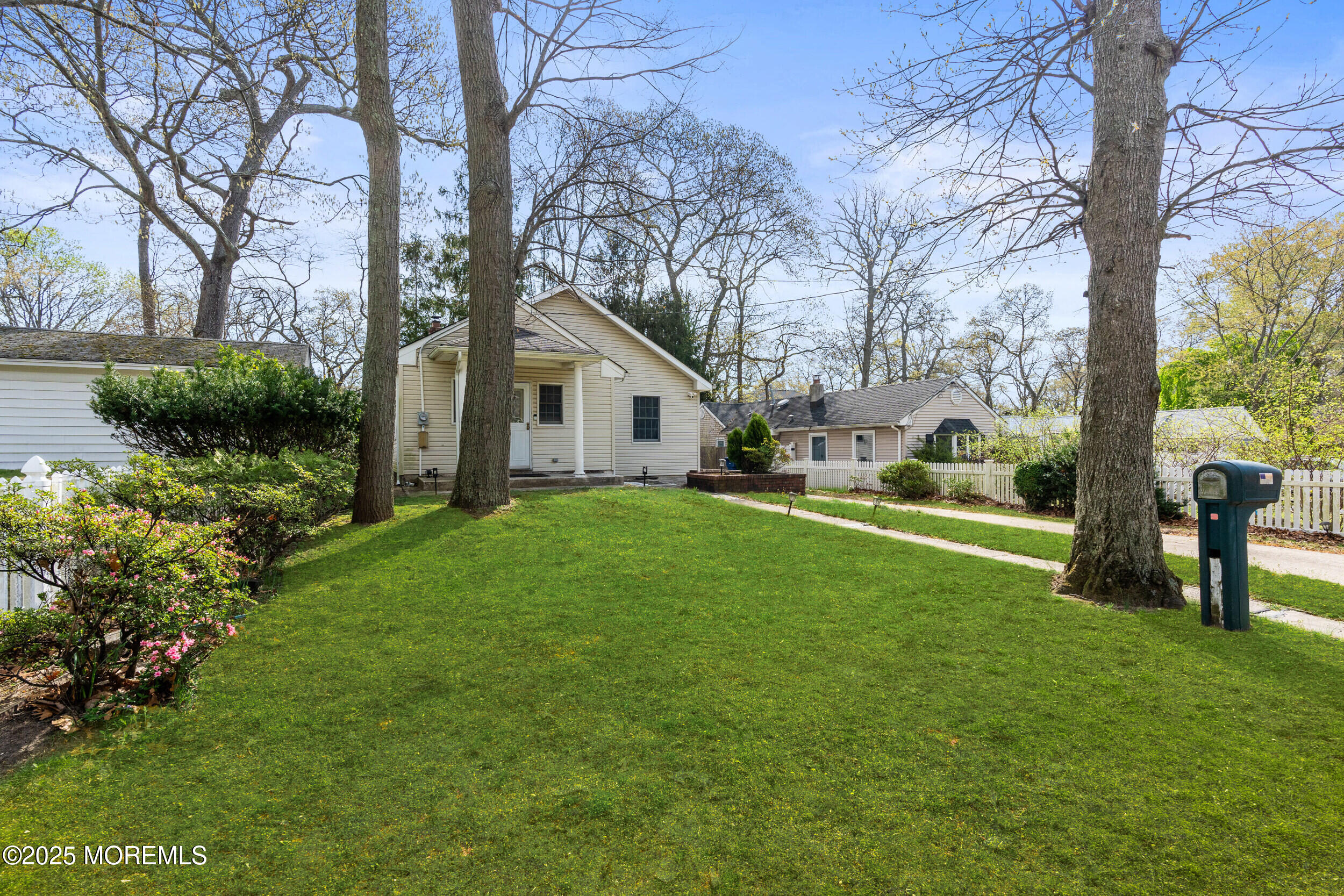185 Pinecrest Road, Oakhurst, New Jersey image 22