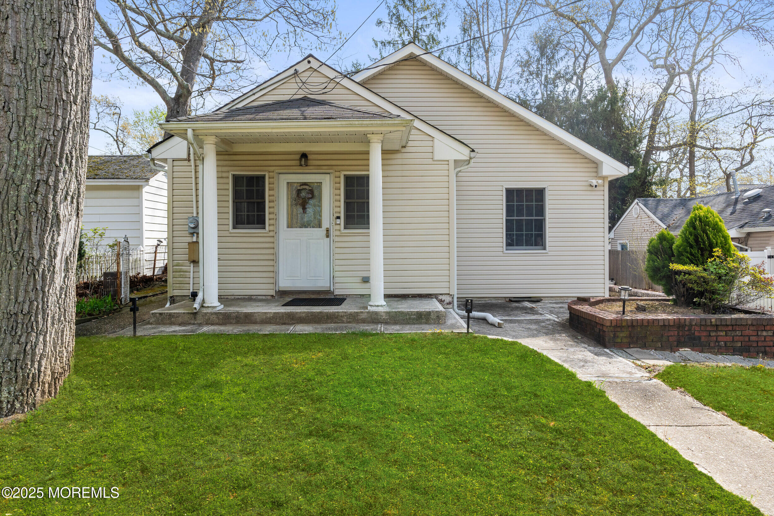 185 Pinecrest Road, Oakhurst, New Jersey image 2