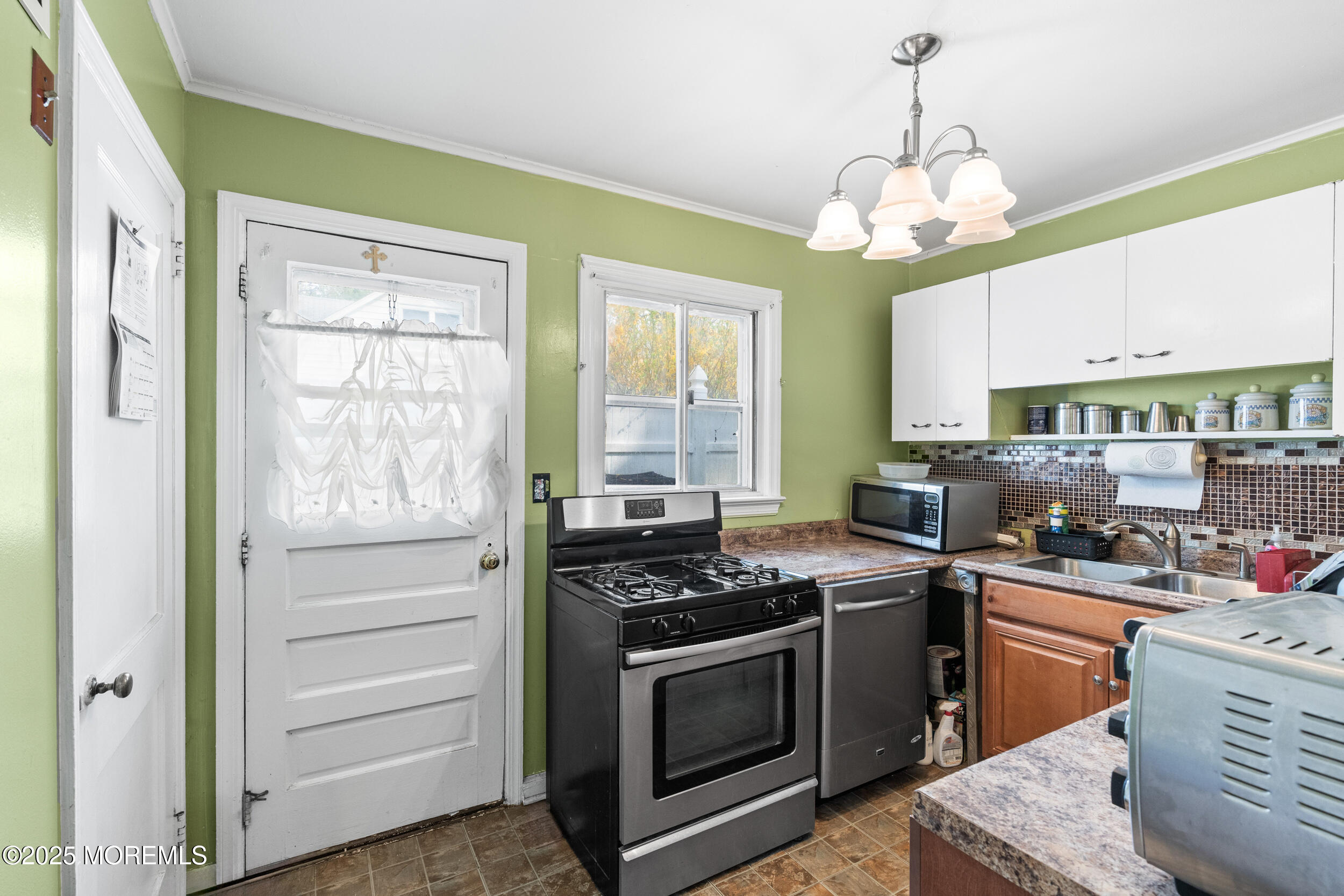 185 Pinecrest Road, Oakhurst, New Jersey image 10