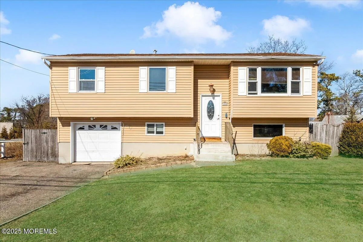 Toms River, New Jersey 08753, United States, 3 Bedrooms Bedrooms, ,2 BathroomsBathrooms,Residential,Active,84394