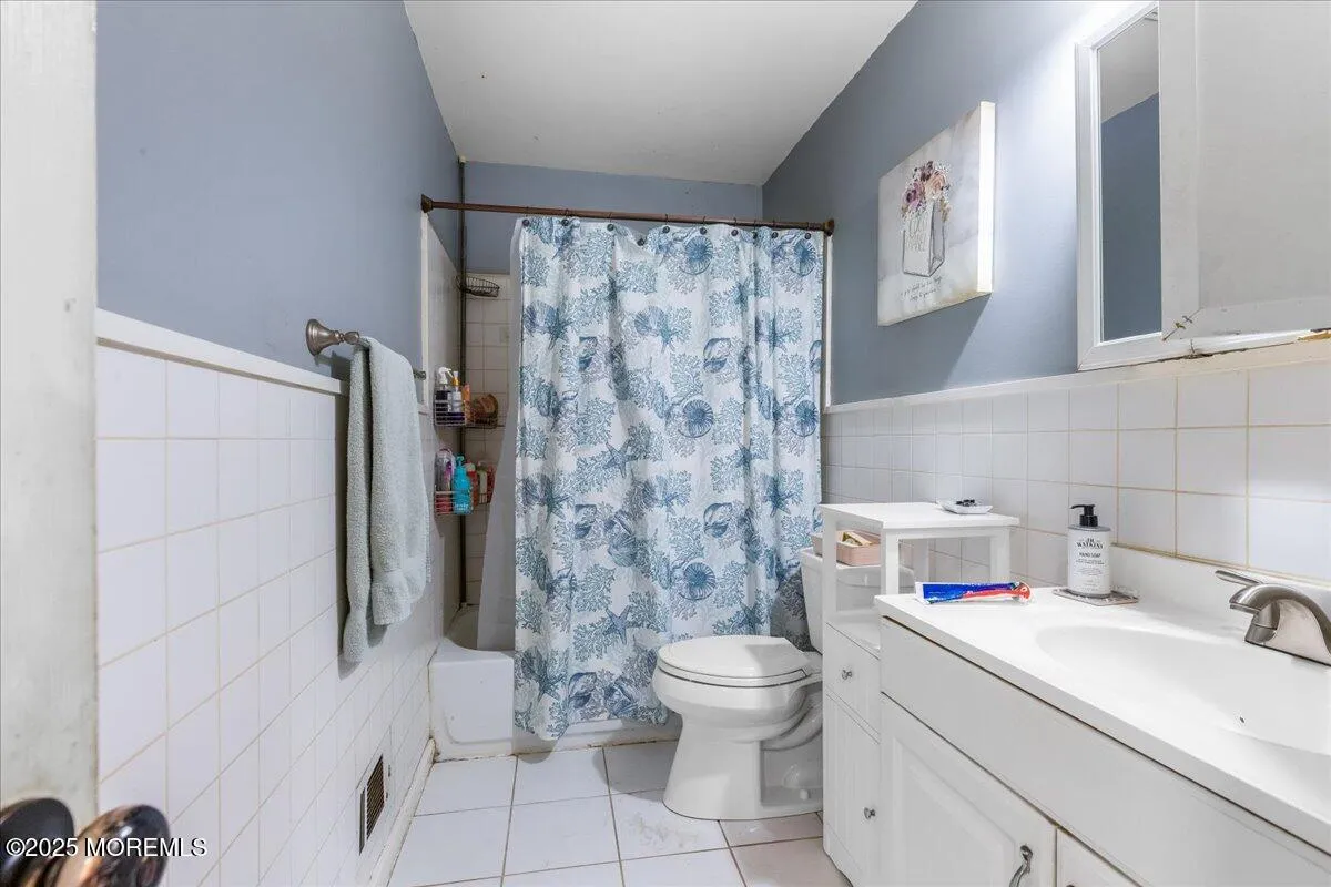 Toms River, New Jersey 08753, United States, 3 Bedrooms Bedrooms, ,2 BathroomsBathrooms,Residential,Active,84394