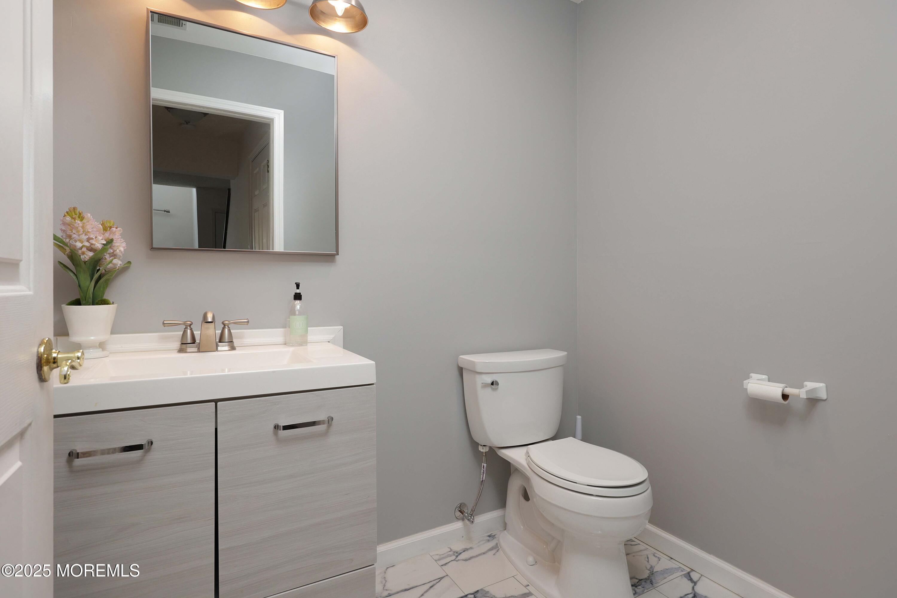 48 Richmond Court, Tinton Falls, New Jersey image 2