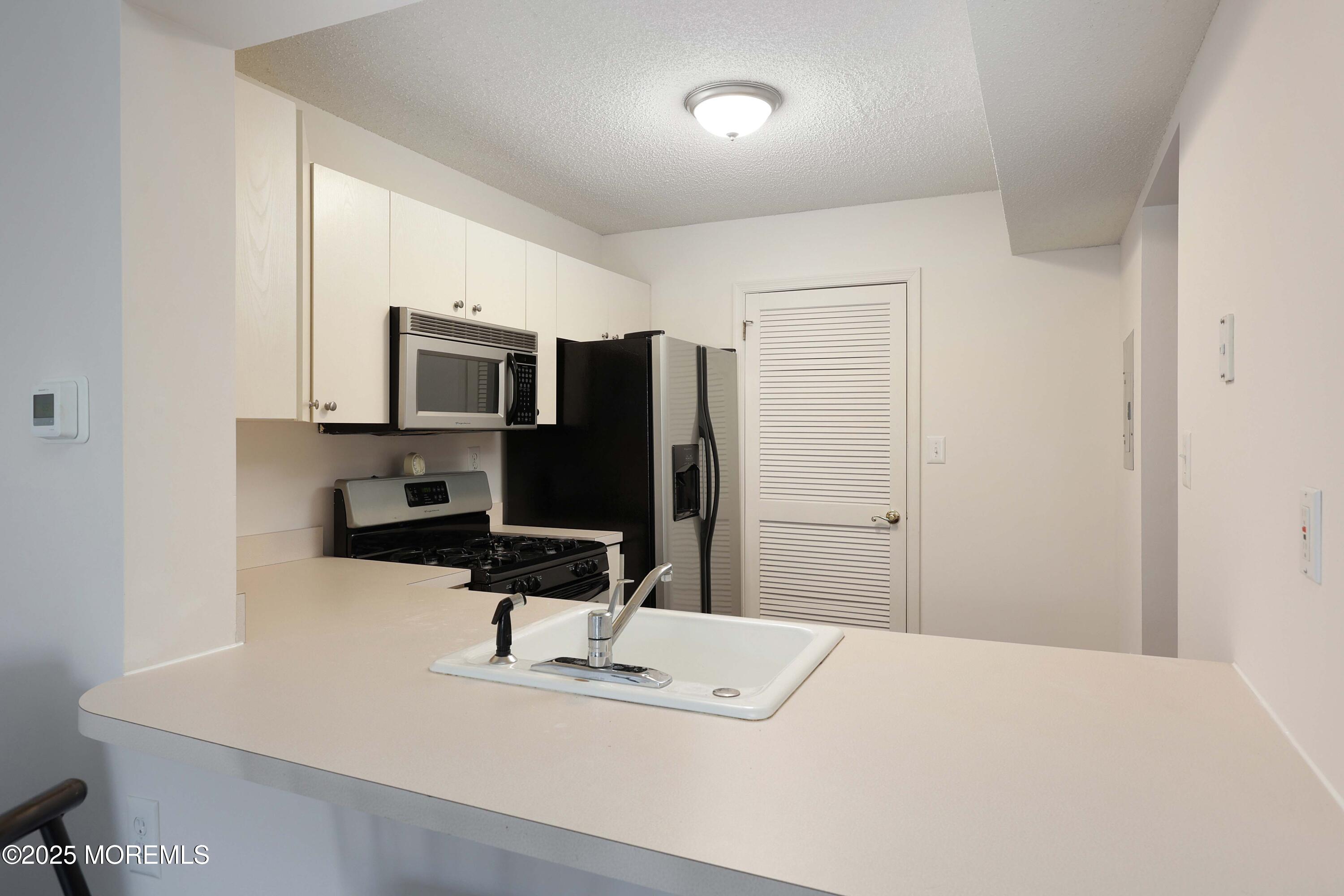 48 Richmond Court, Tinton Falls, New Jersey image 6